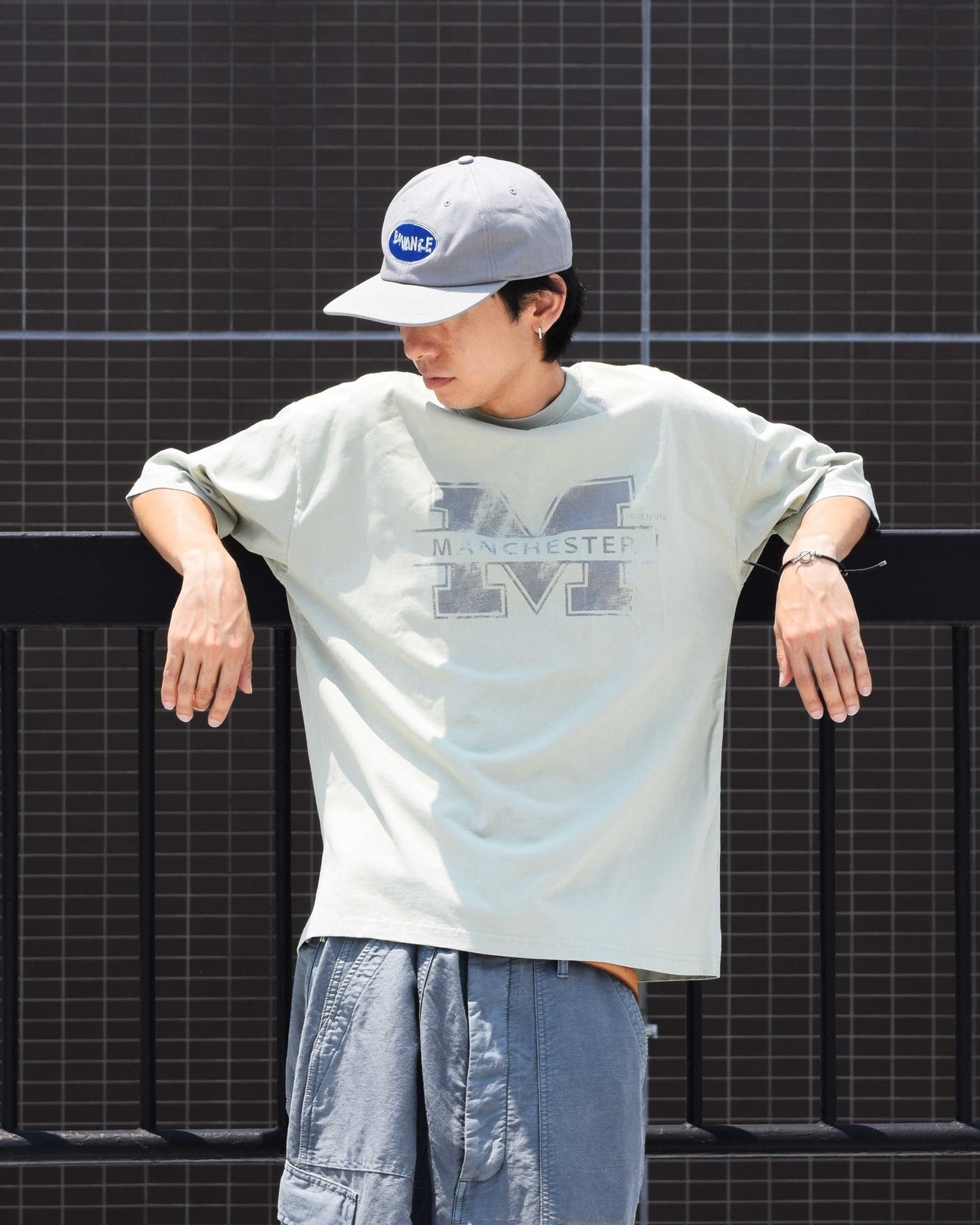 【ANACHRONORM - アナクロノーム】AN368 MANCHESTER PRINTED S/S T-S / SAGE (Tシャツ/セージ)
