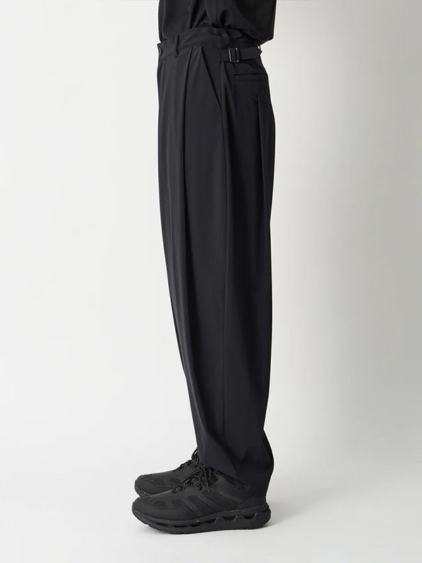 【White Mountaineering - ホワイトマウンテニアリング】8 TUCK WIDE TAPERED PANTS / BLACK(パンツ/)