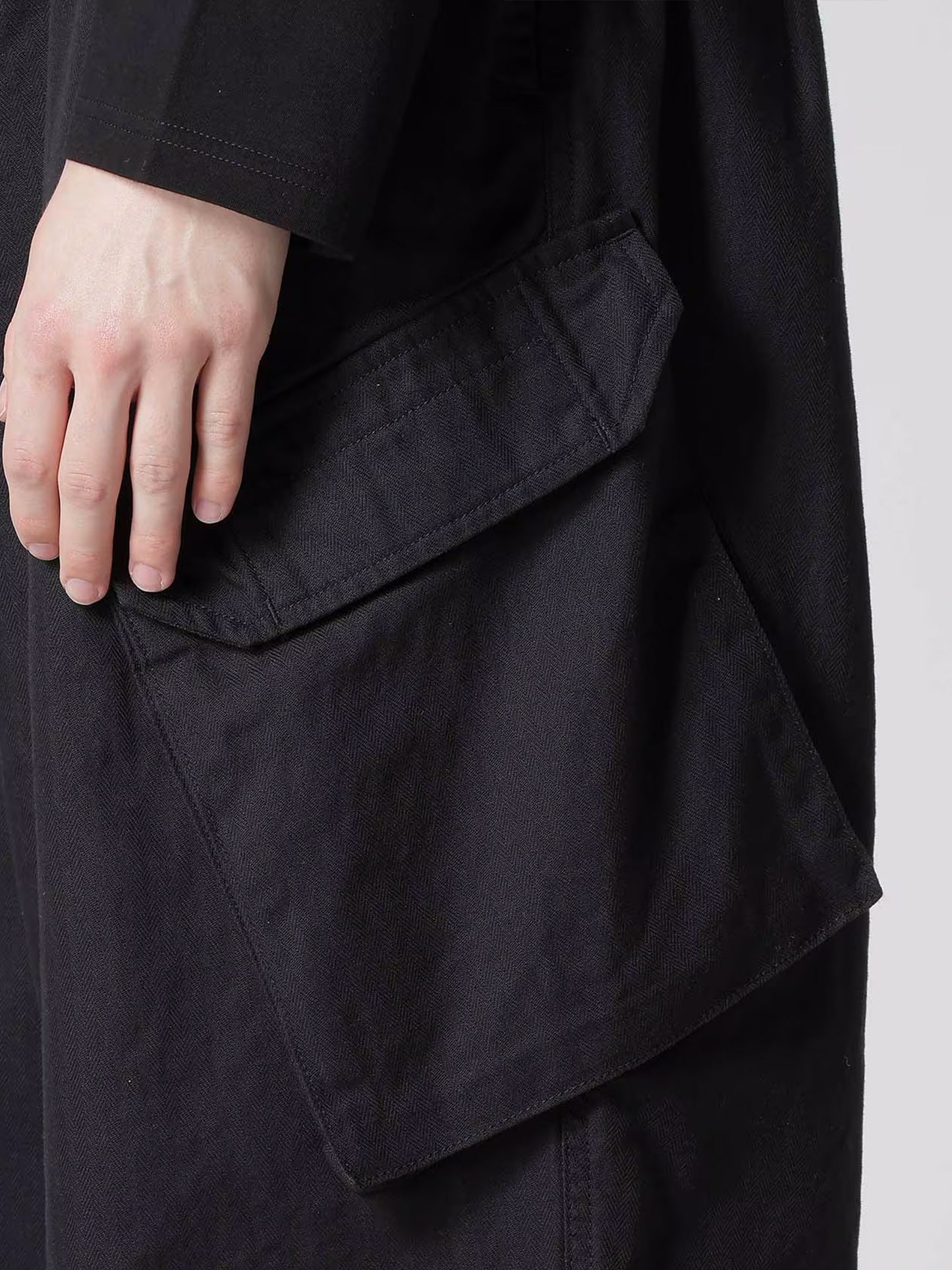 【Yohji Yamamoto POUR HOMME - ヨウジヤマモト プールオム】BS HERRINGBONE 12TUCK WORK PANTS(パンツ/ブラック)