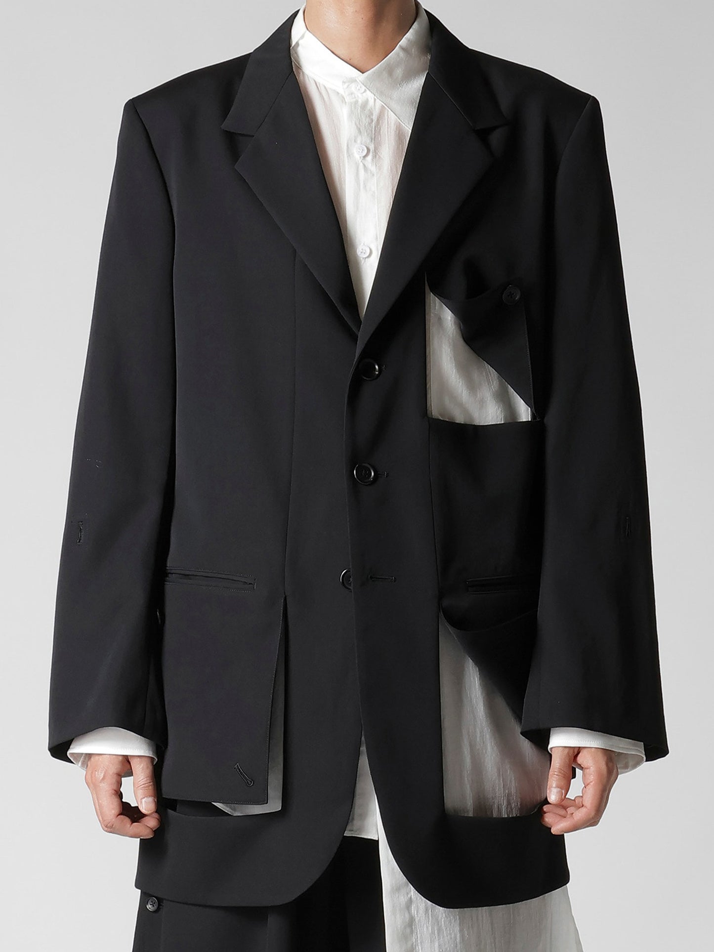 【Yohji Yamamoto POUR HOMME - ヨウジヤマモト プールオム】WOOL GABARDINE DIAGONAL BUTTON JACKET(ジャケット)