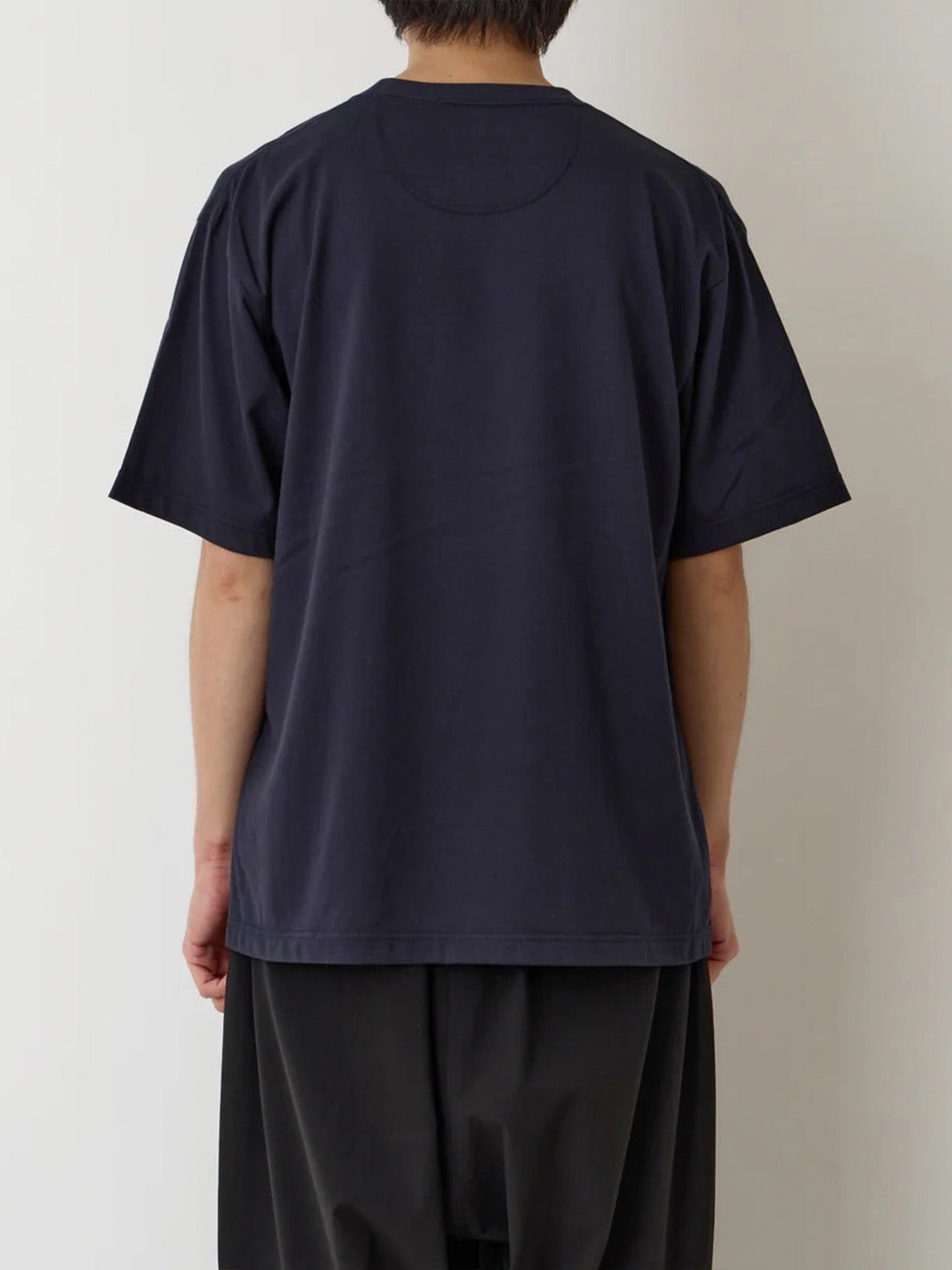 【White Mountaineering - ホワイトマウンテニアリング】WM LOGO EMBROIDERY T-SHIRT / NAVY (Tシャツ/ネイビー)
