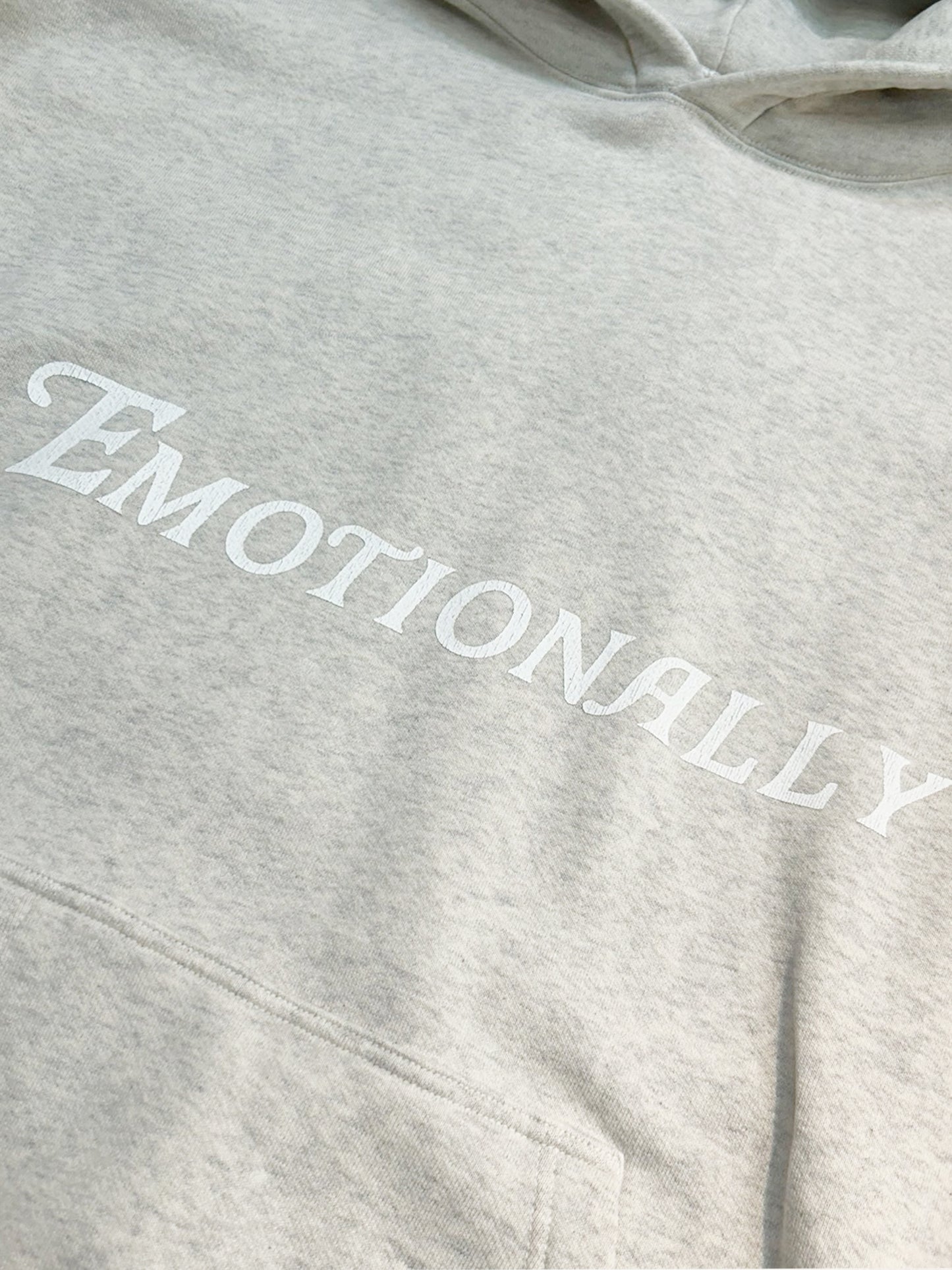 【EMOTIONALLY UNAVAILABLE - エモーショナリー アンアベイラブル】HEART EU LOGO HOODIE / OATMEAL (パーカー/オートミール)