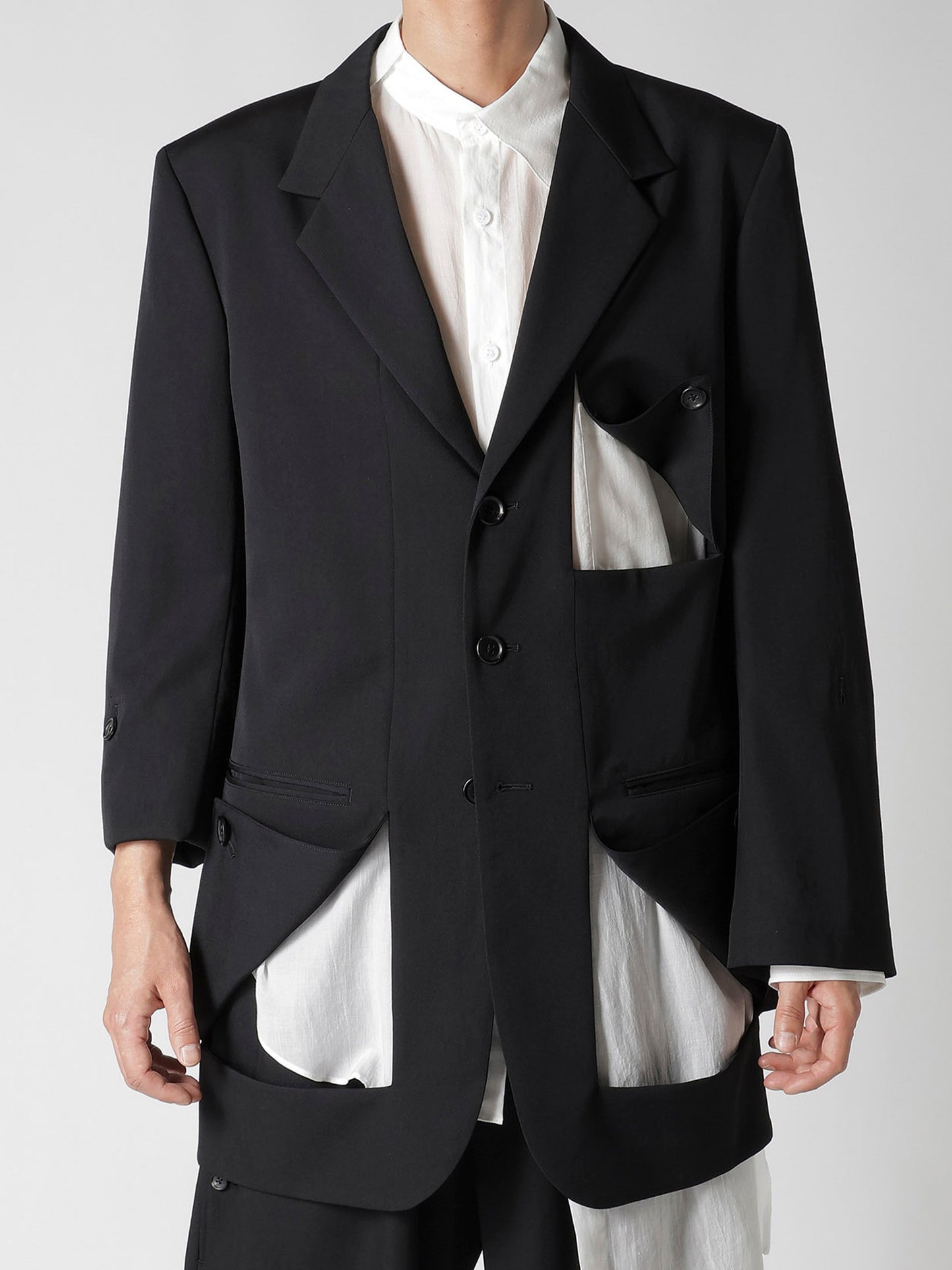 【Yohji Yamamoto POUR HOMME - ヨウジヤマモト プールオム】WOOL GABARDINE DIAGONAL BUTTON JACKET(ジャケット)