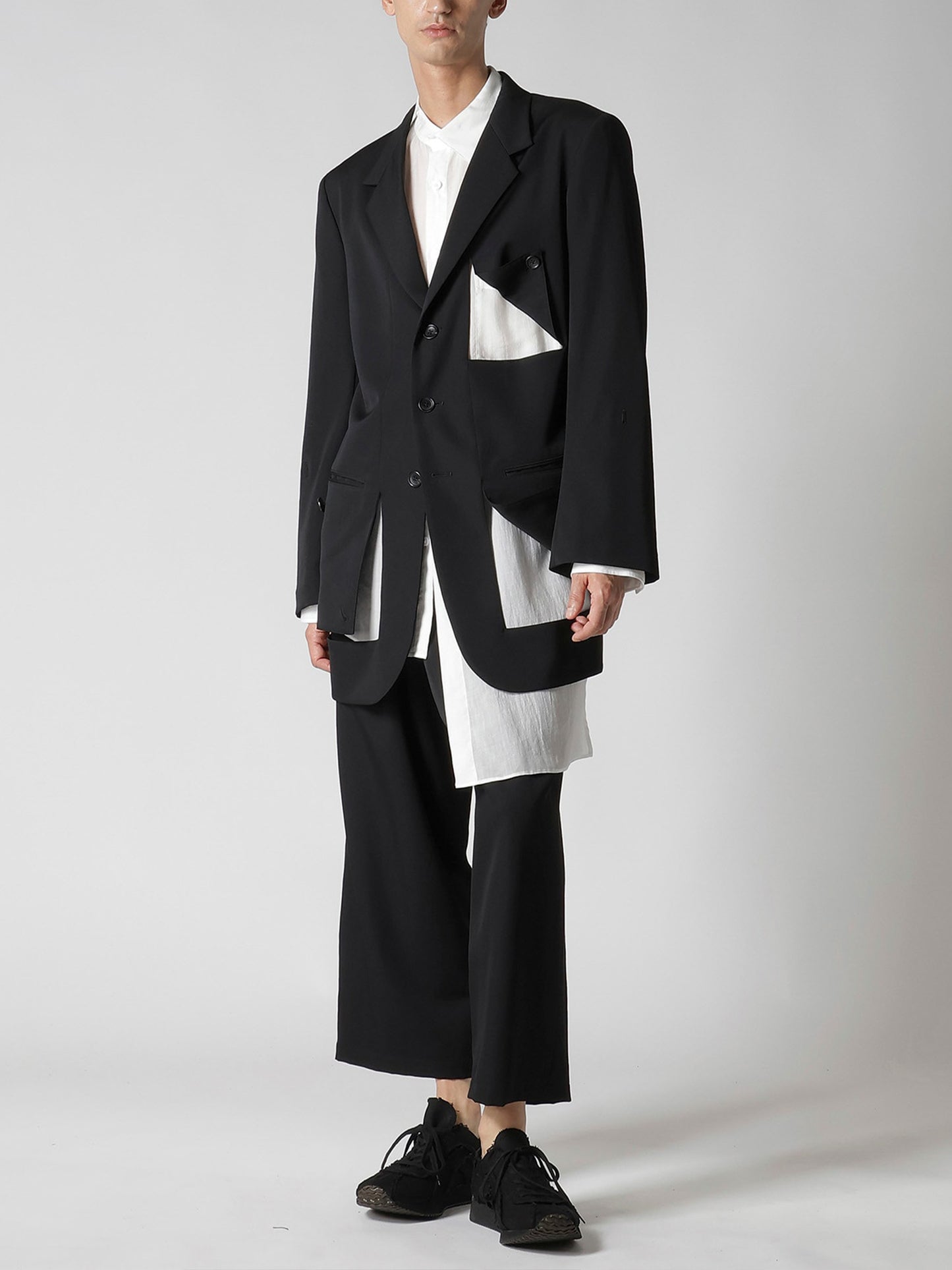 【Yohji Yamamoto POUR HOMME - ヨウジヤマモト プールオム】WOOL GABARDINE DIAGONAL BUTTON JACKET(ジャケット)