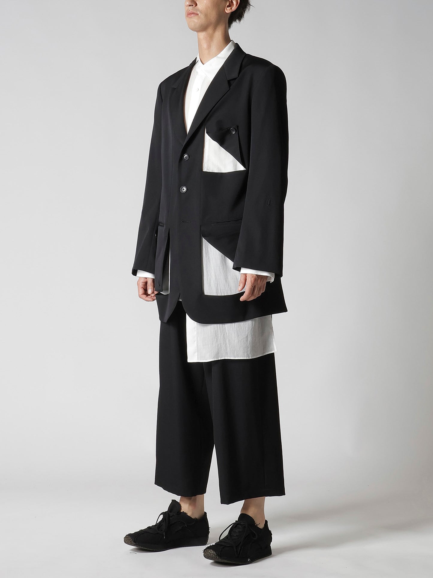 【Yohji Yamamoto POUR HOMME - ヨウジヤマモト プールオム】WOOL GABARDINE DIAGONAL BUTTON JACKET(ジャケット)