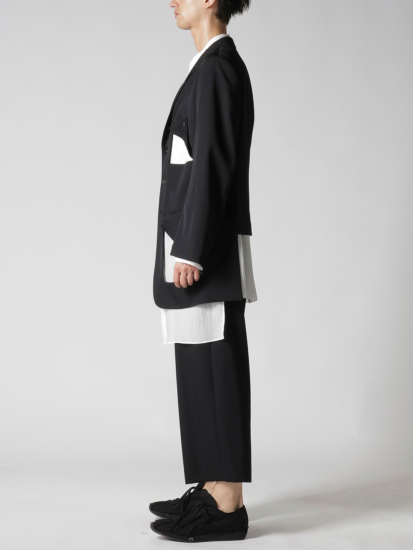 【Yohji Yamamoto POUR HOMME - ヨウジヤマモト プールオム】WOOL GABARDINE DIAGONAL BUTTON JACKET(ジャケット)