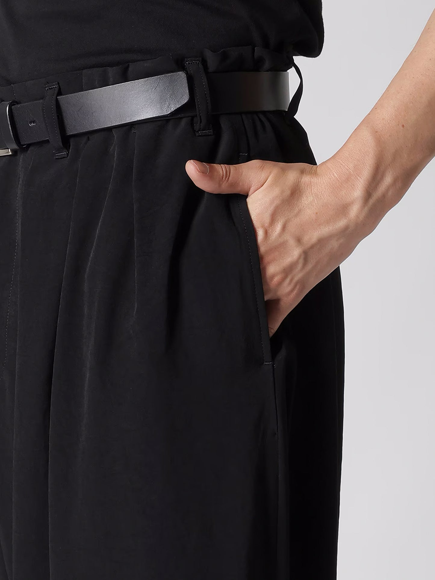 【Yohji Yamamoto POUR HOMME - ヨウジヤマモト プールオム】TA TUXEDO SLIM BALLON PANTS(パンツ/ブラック)