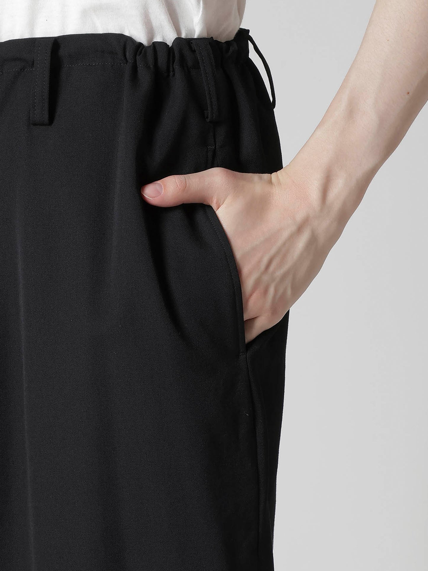 【Yohji Yamamoto POUR HOMME - ヨウジヤマモト プールオム】REGULATION GABARDINE STANDARD STRING PANTS(パンツ/ ブラック)