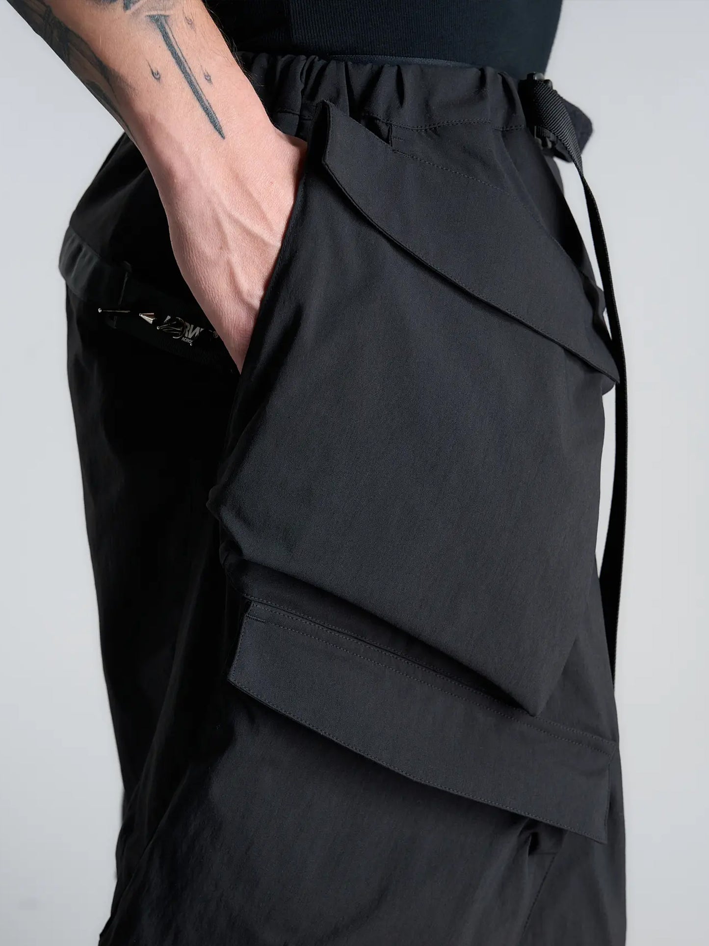 【ACRONYM - アクロニウム】SP56A-M / Nylon Stretch Double Cargo Short Pant Gen. 1 / Black(ショーツ/ブラック)