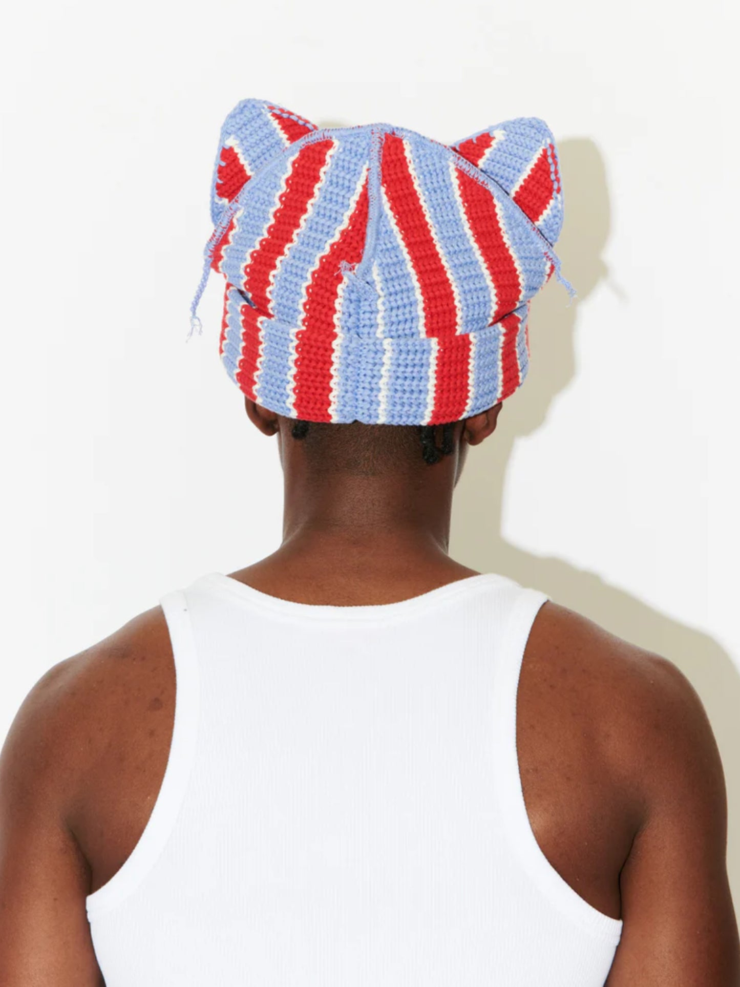 【Charles Jeffrey Loverboy - チャールズ ジェフリー ラバーボーイ】CHUNKY EARS BEANIE IN RED + BLUE STRIPE / MULTI (帽子/マルチ)