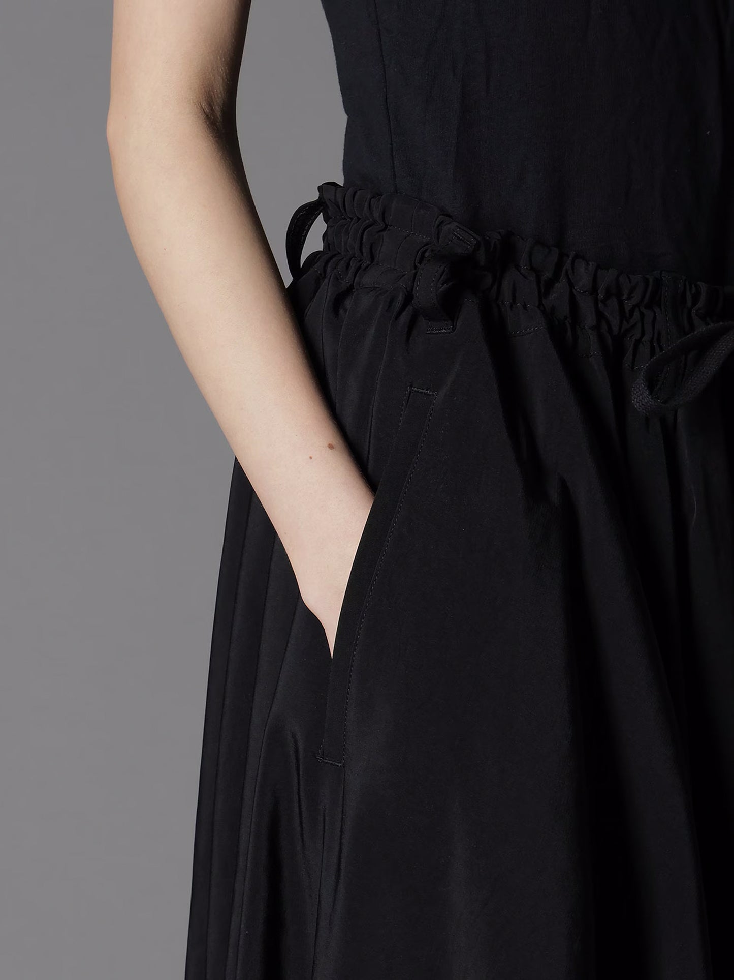 【Ground Y - グラウンドワイ】CREPE DE CHINE CIRCLE PANTS(パンツ/ブラック)