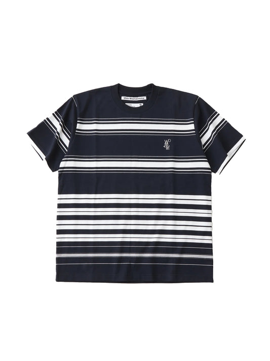 【White Mountaineering - ホワイトマウンテニアリング】RANDAM STRIPE LOGO T-SHIRT / NAVY (Tシャツ/ネイビー)