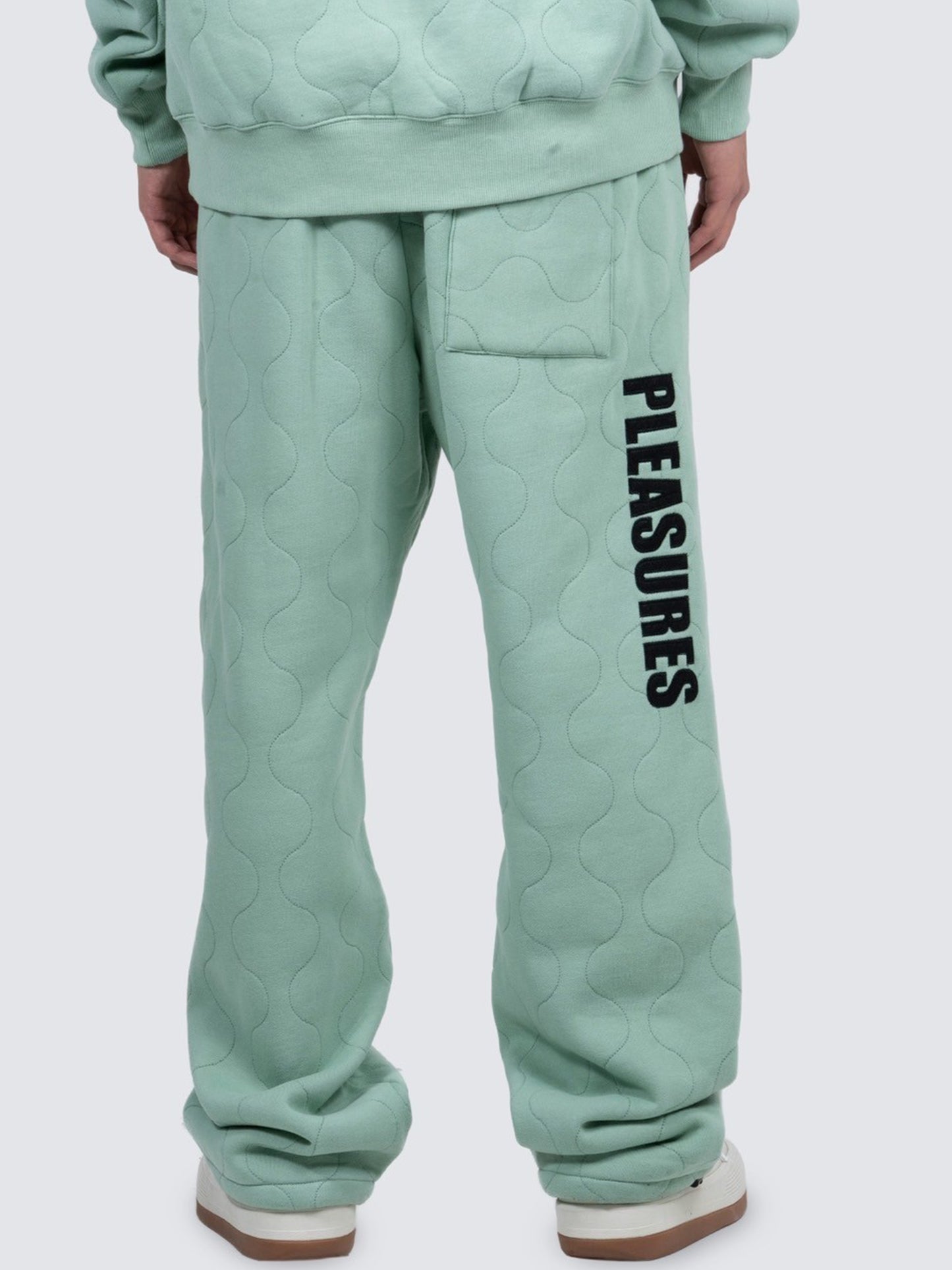 【PLEASURES - プレジャーズ】WAVE QUILTED EASY PANTS / MATCHA (パンツ/抹茶)