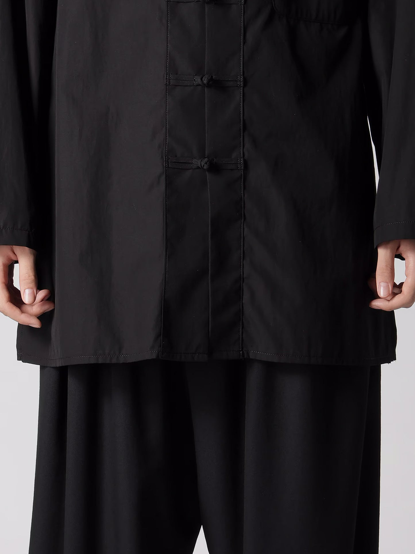 【Yohji Yamamoto POUR HOMME - ヨウジヤマモト プールオム】CHAIN STITCH BROAD MANDARIN COLLAR BLOUSE(シャツ/ブラック)
