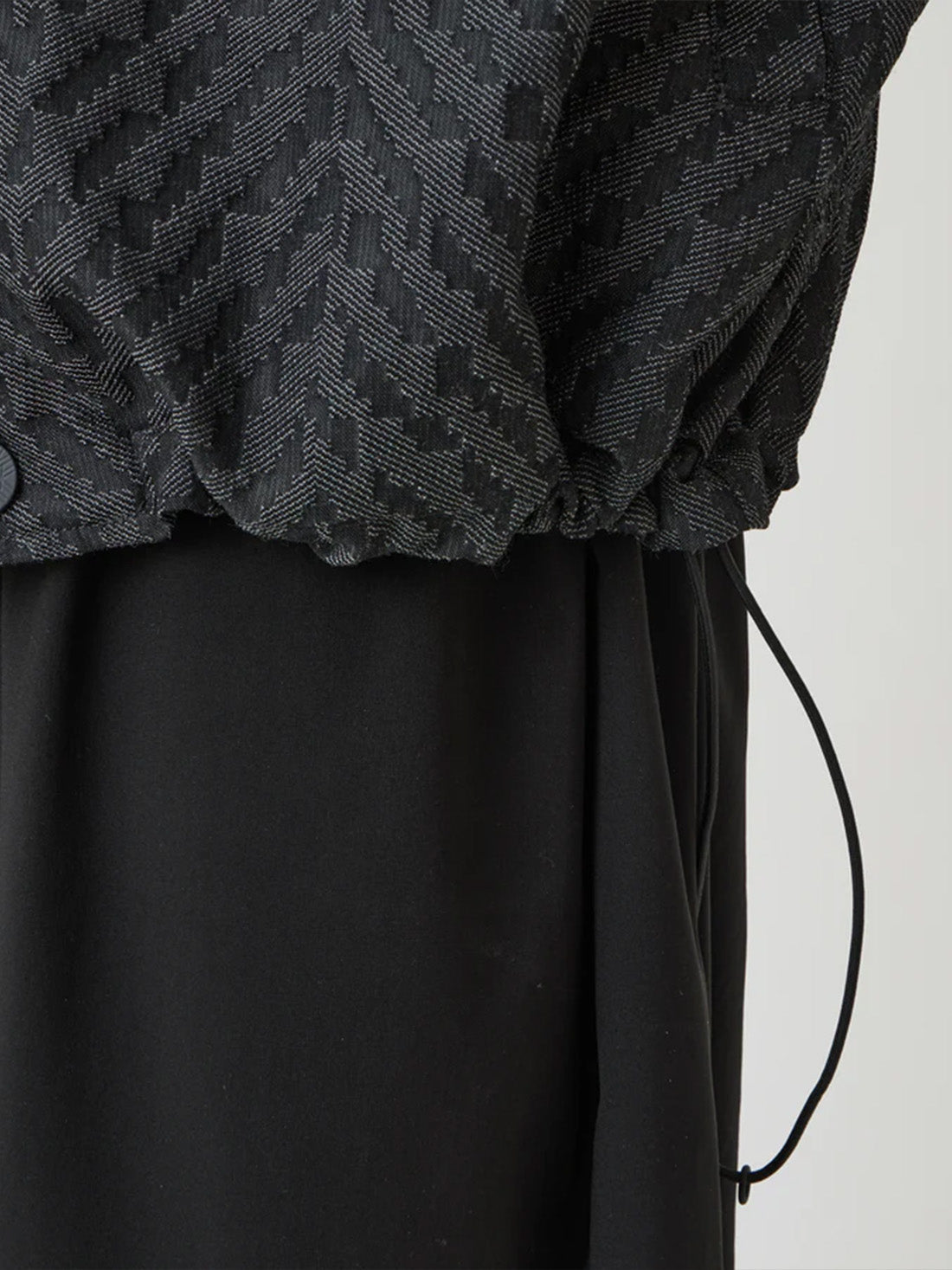 【White Mountaineering - ホワイトマウンテニアリング】WINDSTOPPER HERRINGBONE JACQUARD COACH JACKET / BLACK (ジャケット/ブラック)