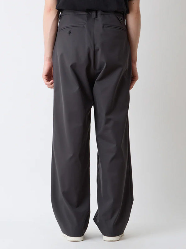 【White Mountaineering - ホワイトマウンテニアリング】SOLOTEX 2 TUCK WIDE PANTS / CHARCOAL(パンツ/チャコール)