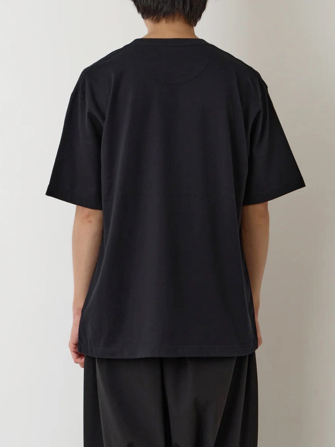 【White Mountaineering - ホワイトマウンテニアリング】WM LOGO EMBROIDERY T-SHIRT / BLACK (Tシャツ/ブラック)