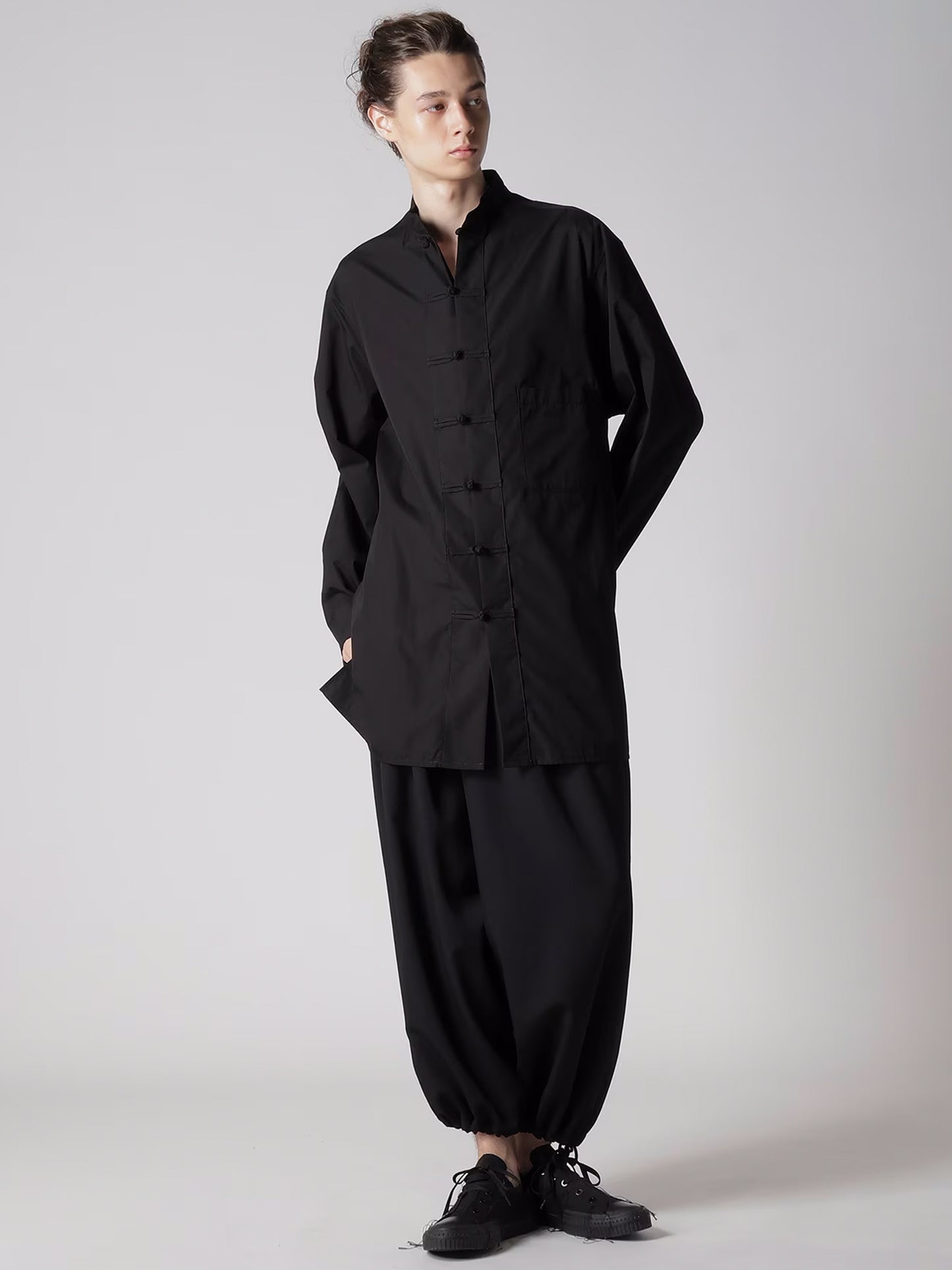 【Yohji Yamamoto POUR HOMME - ヨウジヤマモト プールオム】CHAIN STITCH BROAD MANDARIN COLLAR BLOUSE(シャツ/ブラック)