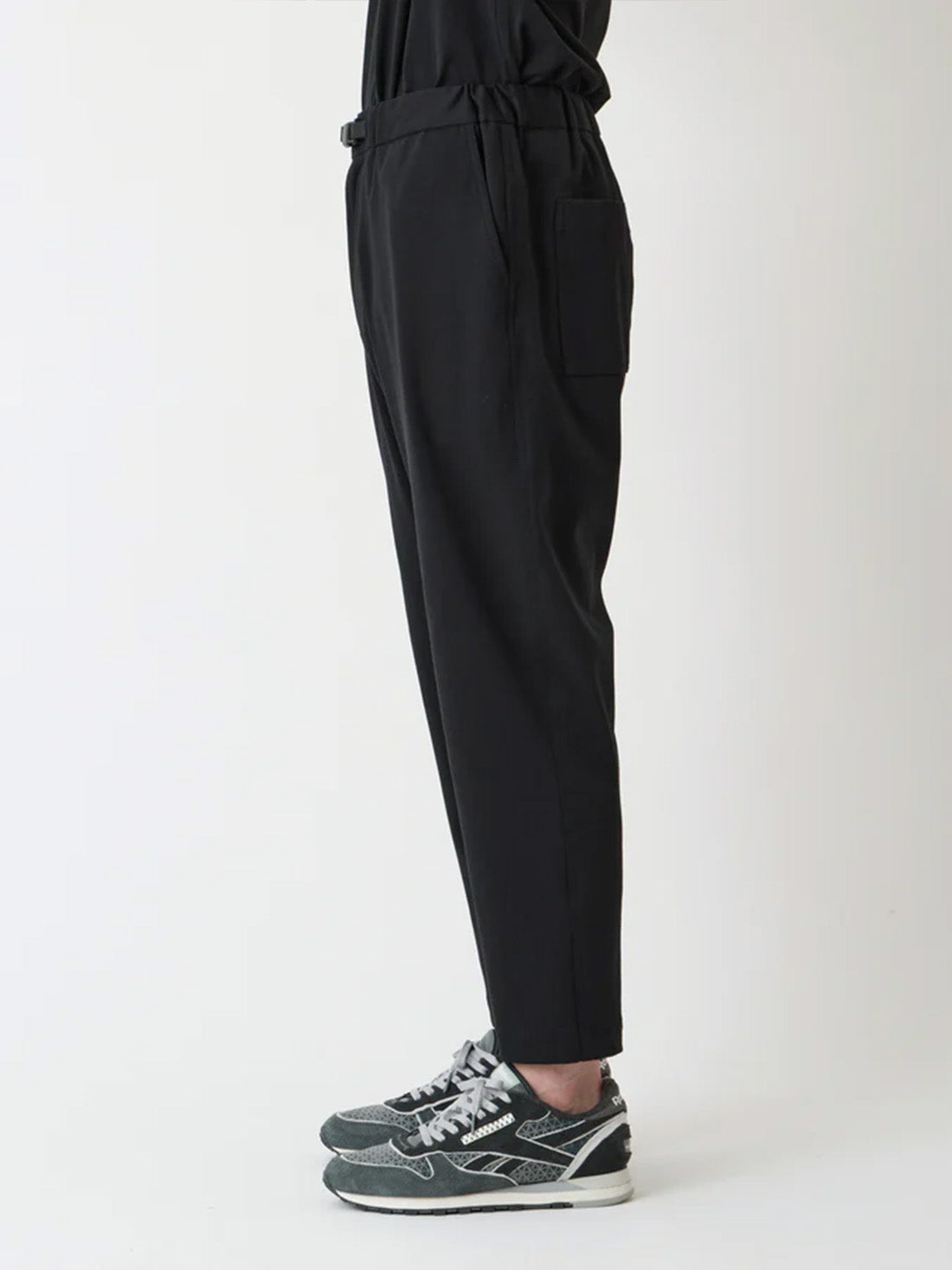 【White Mountaineering - ホワイトマウンテニアリング】2 WAY STRECH TAPERED PANTS / BLACK(パンツ/ブラック)