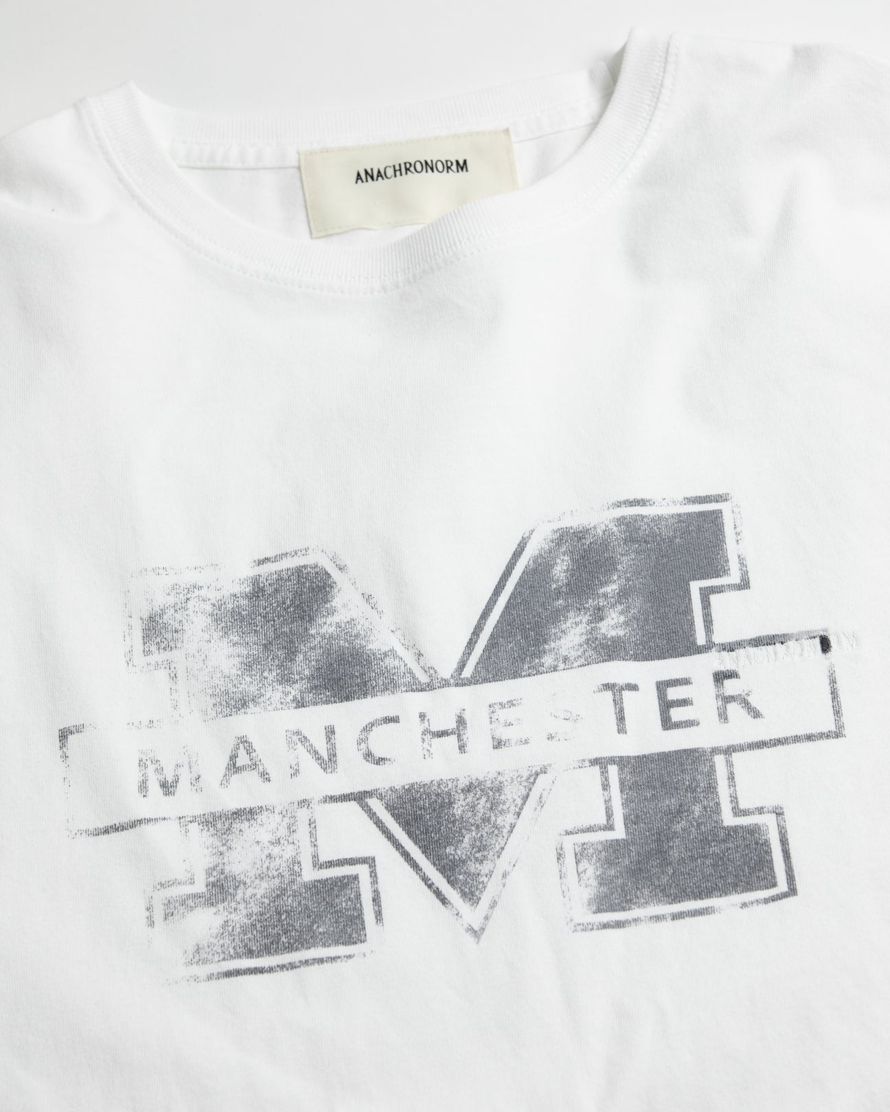 【ANACHRONORM - アナクロノーム】AN368 MANCHESTER PRINTED S/S T-S / WHITE (Tシャツ/ホワイト)