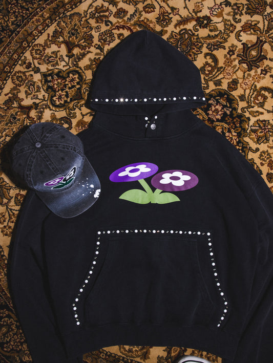【VANDY THE PINK - ヴァンディー・ザ・ピンク】TWO FLOWER BUCKLE STUDDED HOODIE / BLACK (パーカー/ブラック)