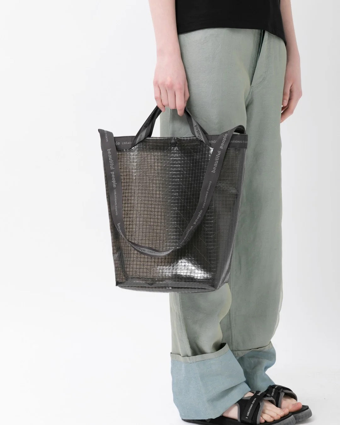 【beautiful people - ビューティフルピープル】Vinyl logo tape shoulder bag / BLACK(バッグ/ブラック)