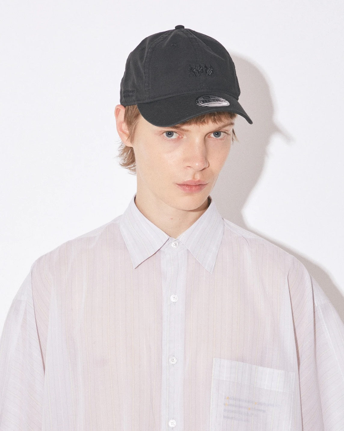 【beautiful people - ビューティフルピープル】New Era® little people embroidery cap / BLACK(キャップ/ブラック)