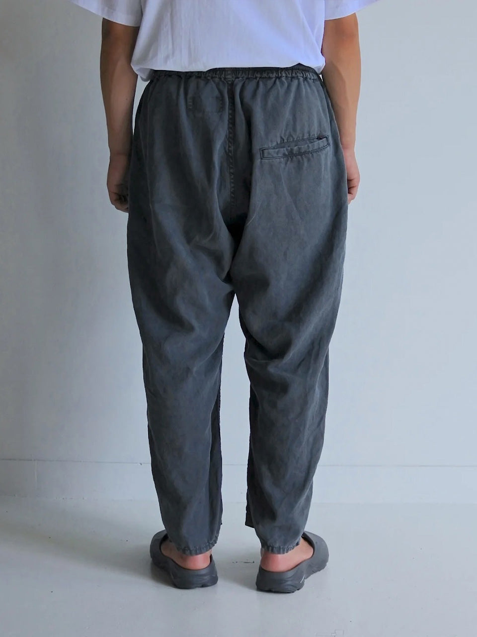 【ANACHRONORM - アナクロノーム】 AN364 PIGMENT DYED LINEN TAPERED EASY PANTS / BLACK DYED (パンツ/ブラック)