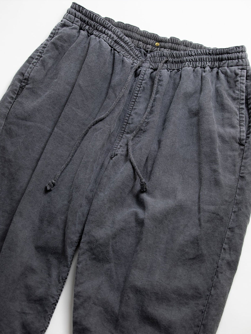 【ANACHRONORM - アナクロノーム】 AN364 PIGMENT DYED LINEN TAPERED EASY PANTS / BLACK DYED (パンツ/ブラック)