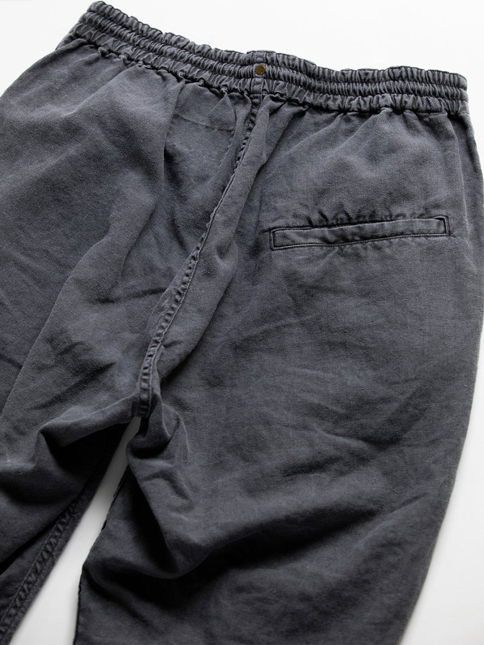 【ANACHRONORM - アナクロノーム】 AN364 PIGMENT DYED LINEN TAPERED EASY PANTS / BLACK DYED (パンツ/ブラック)