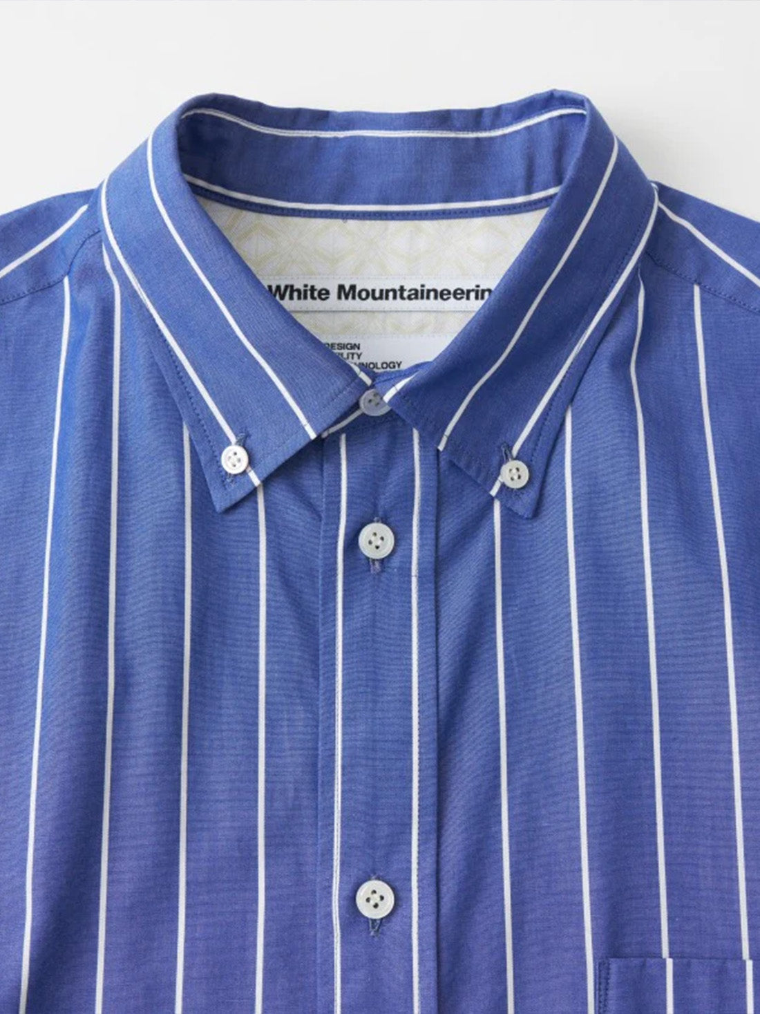 【White Mountaineering - ホワイトマウンテニアリング】MID GUSSET SLEEVE STRIPE BUTTON SHIRT / BLUE(シャツ/ブルー)