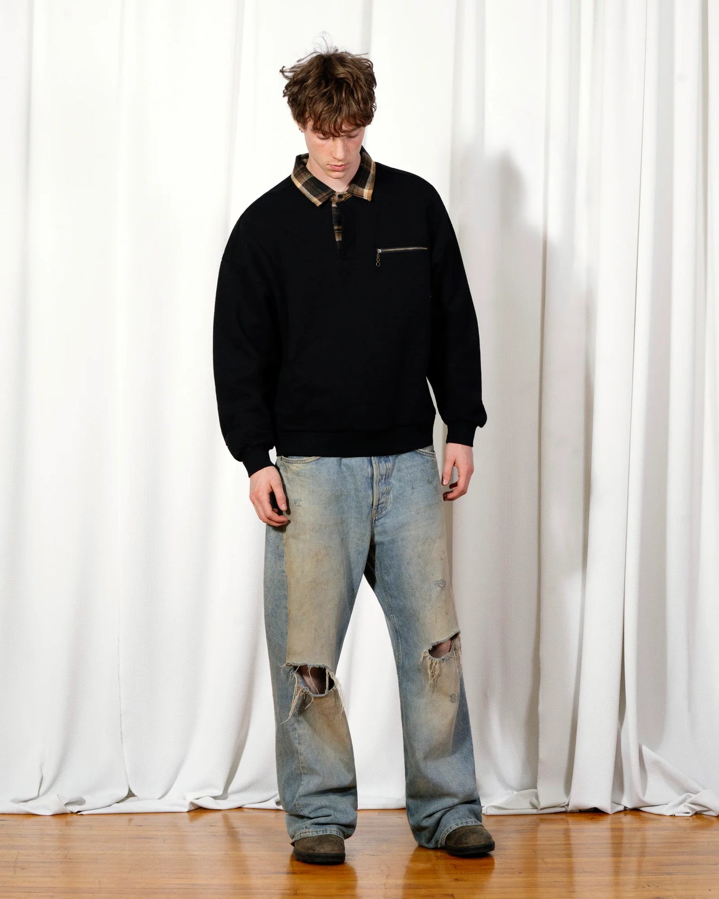 【PLEASURES - プレジャーズ】TOWN POLO SWEATSHIRT / BLACK (スウェットシャツ/ブラック)