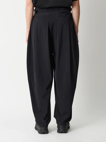 【White Mountaineering - ホワイトマウンテニアリング】8 TUCK WIDE TAPERED PANTS / BLACK(パンツ/)