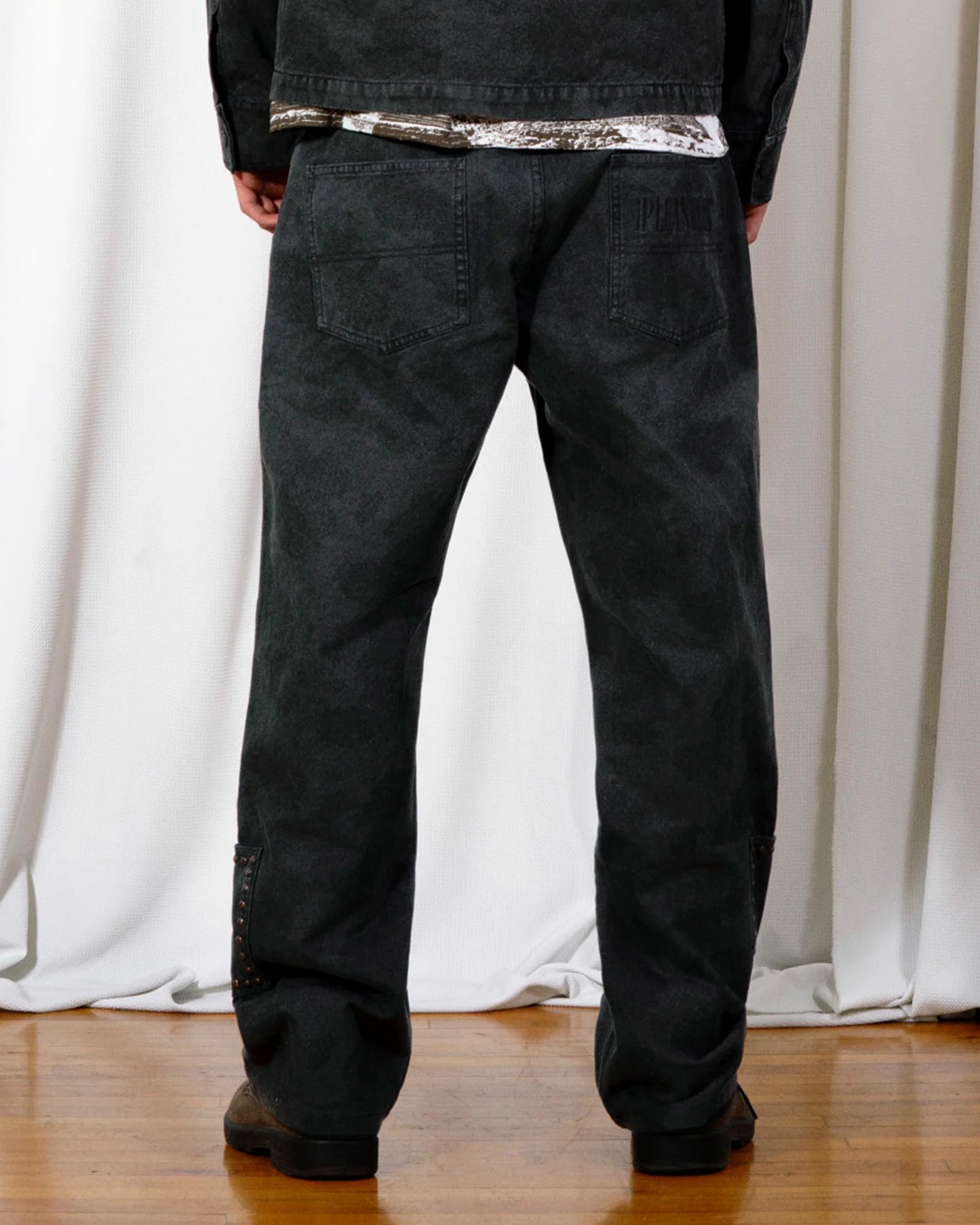 【PLEASURES - プレジャーズ】COWHIDE DOUBLE KNEE / BLACK (パンツ/ブラック)