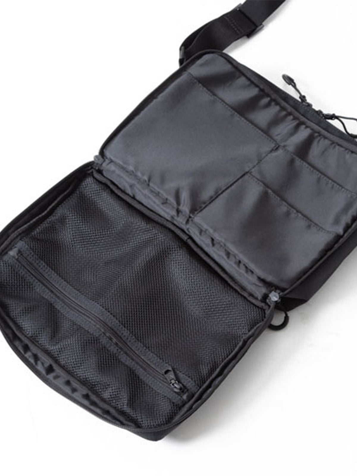 TACTICAL SHOULDER BAG/BLACK