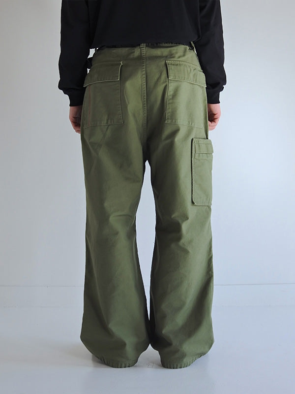 【ANACHRONORM - アナクロノーム】AN391 BACK SATIN MILITARY FLAP PANTS / OLIVE (パンツ/オリーブ)