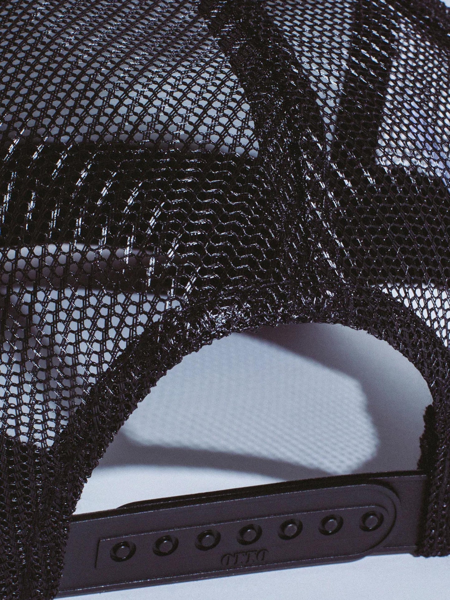 【Fucking Awesome- ファッキングオーサム】Possession Trucker Hat / BLACK（キャップ/ブラック)