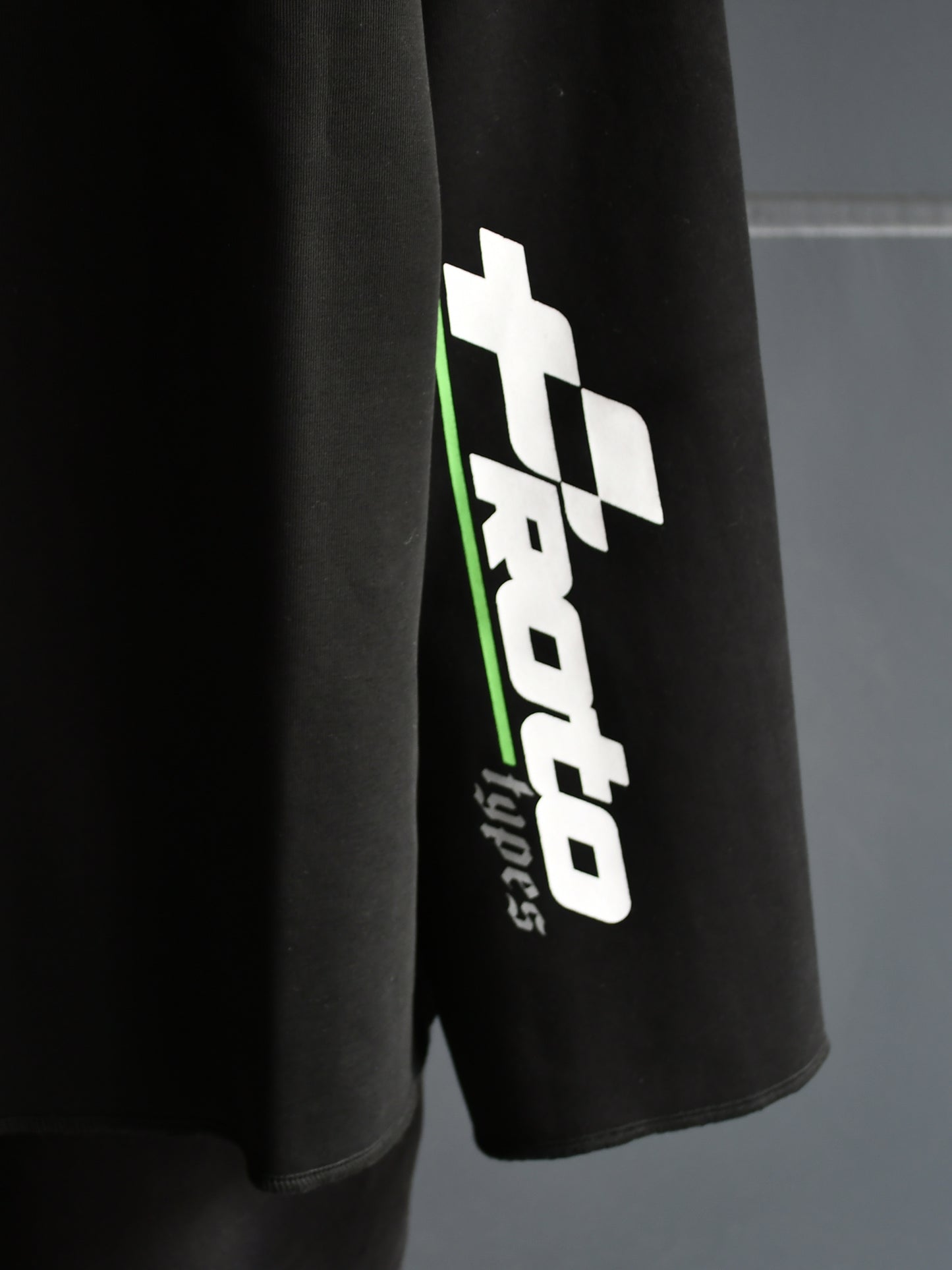 【prototypes - プロトタイプス】CLASSIC PT LOGO LONGSLEEVE (ロングスリーブTEE/BLACK)