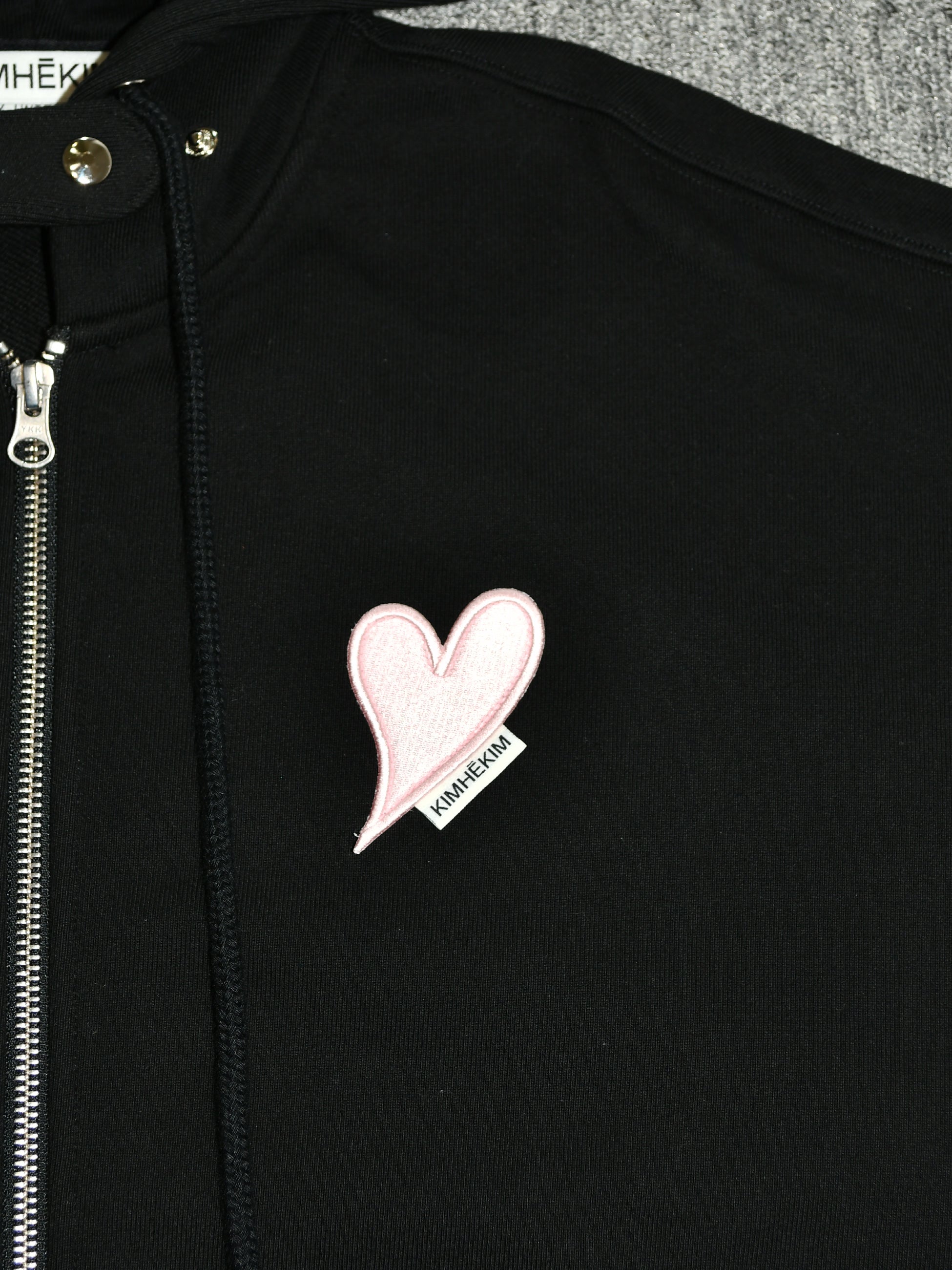 KIMHEKIM - キムヘキム】HEART PATCH ZIP-UP HOODIE / BLACK