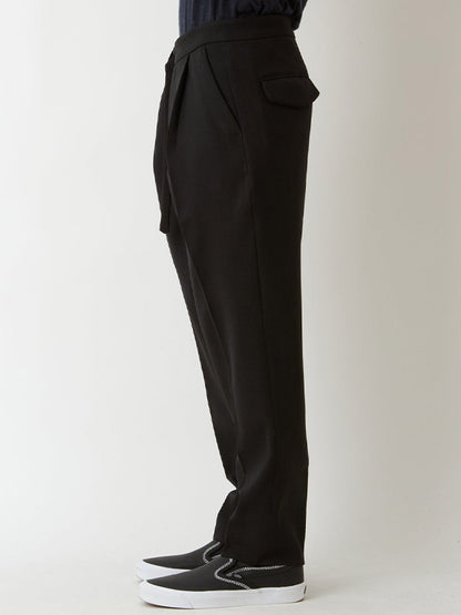 【White Mountaineering - ホワイトマウンテニアリング】1 TUCK WIDE TAPERED PANTS / BLACK(パンツ/ブラック)