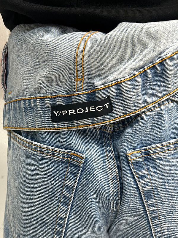 50%OFF【Y/PROJECT - ワイプロジェクト】ASYMMETRIC WAIST JEANS / BLUE(デニムパンツ/ブルー)