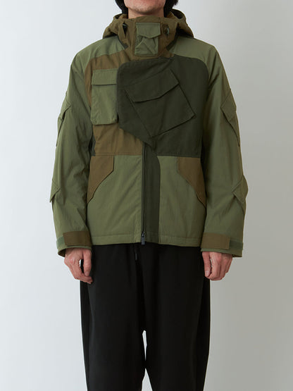 【White Mountaineering × NEXUS VII. - ホワイトマウンテニアリング × ネクサスセブン】ASYMMETRY JACKET / KHAKI(ジャケット/カーキ)