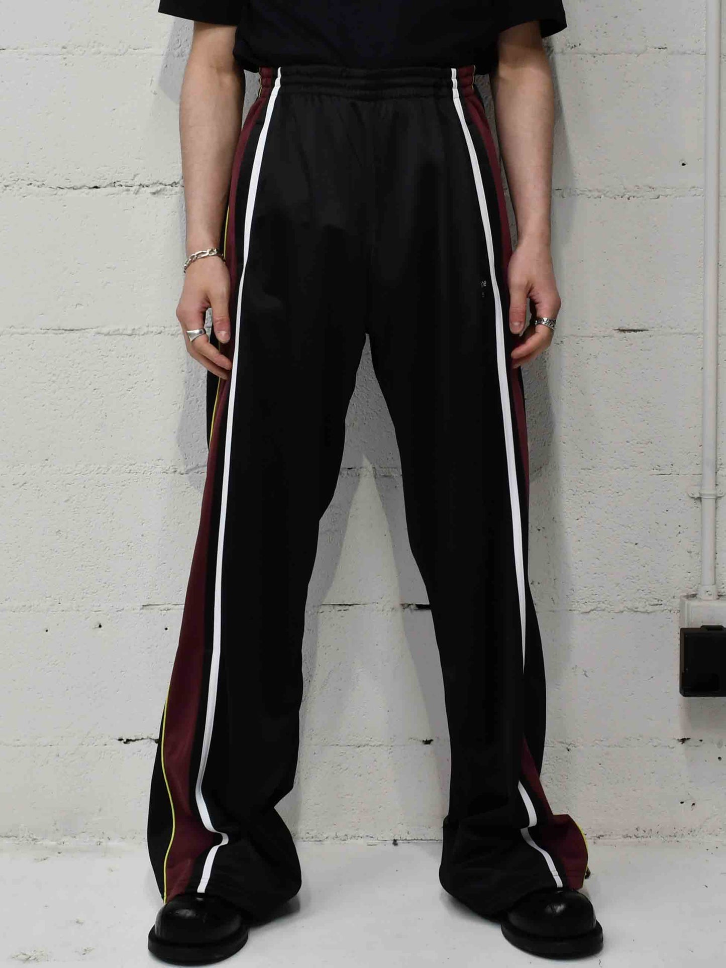 【Martine Rose  - マーティンローズ】WIDE LEG TRACKPANT / BLK BURGUNDY  (トラックパンツ/ブラックバーガンディー)