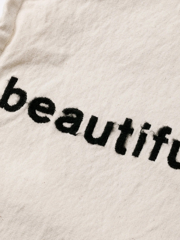 【beautiful people - ビューティフルピープル】brushed logo gathering bag / NATURAL（バッグ/ナチュラル)