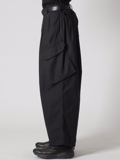 【Yohji Yamamoto POUR HOMME - ヨウジヤマモト プールオム】BS HERRINGBONE 12TUCK WORK PANTS（パンツ/ブラック)