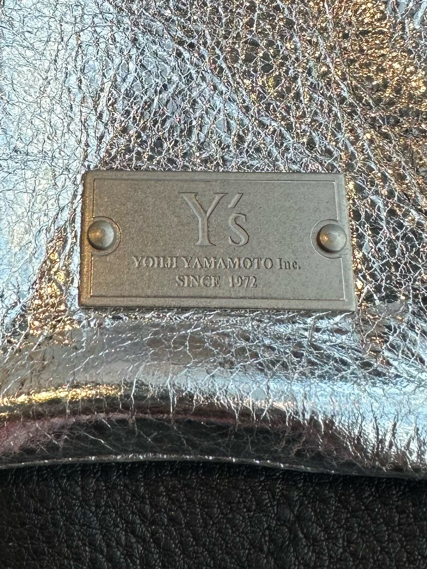 【Y's - ワイズ】SOFT SHRINK LEATHER DOUBLE POUCH/SILVER(バック/シルバー)