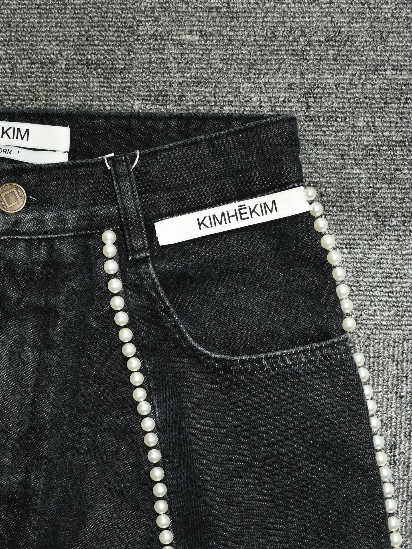 【KIMHEKIM - キムヘキム】PEARL EMBELLISHED BALLOON JEANS / BLACK(デニム/ブラック)