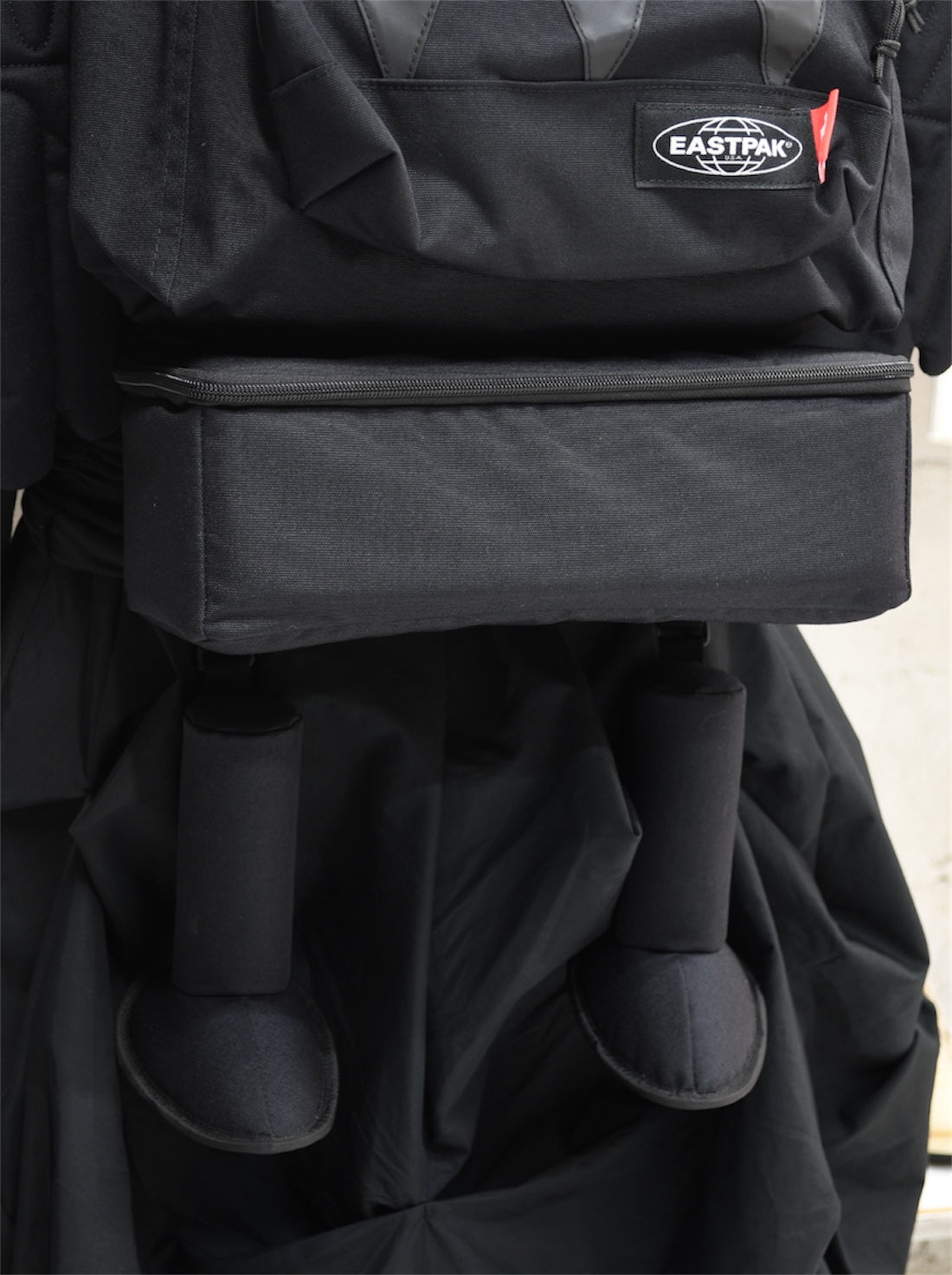 【Walter Van Beirendonck × Eastpak - ウォルターヴァンベイレンドンク ×イーストパック】Monster backpack extended / Black  (バッグ/ブラック)