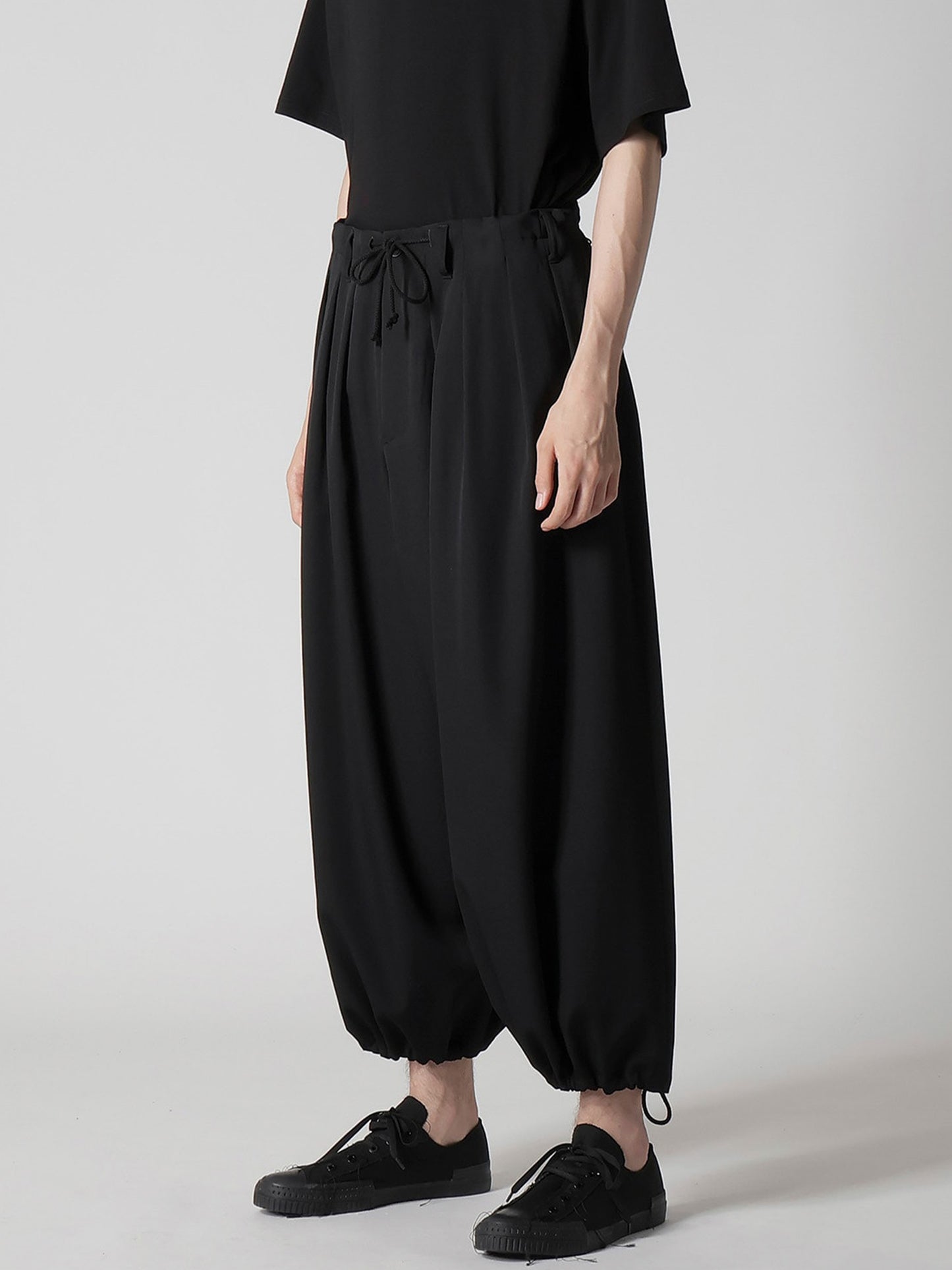 【Yohji Yamamoto POUR HOMME - ヨウジヤマモト プールオム】WOOL GABARDINE STANDARD BALLON PANTS(バルーンパンツ/パンツ)