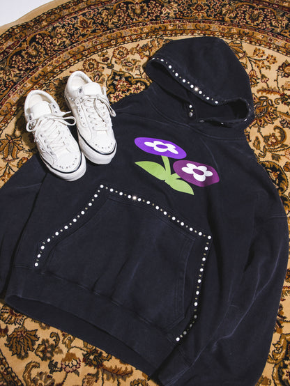 【VANDY THE PINK - ヴァンディー・ザ・ピンク】TWO FLOWER BUCKLE STUDDED HOODIE / BLACK (パーカー/ブラック)